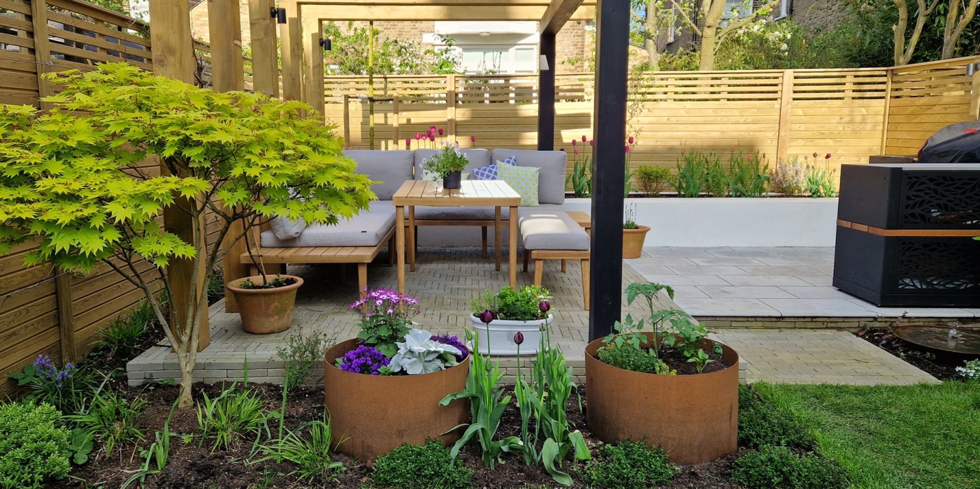 Oak Pergola and seating area